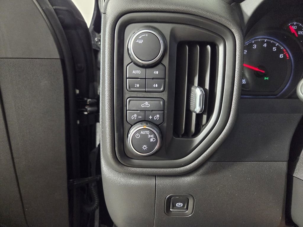 Used 2023 Chevrolet Silverado 1500 Custom Trail Boss image 21