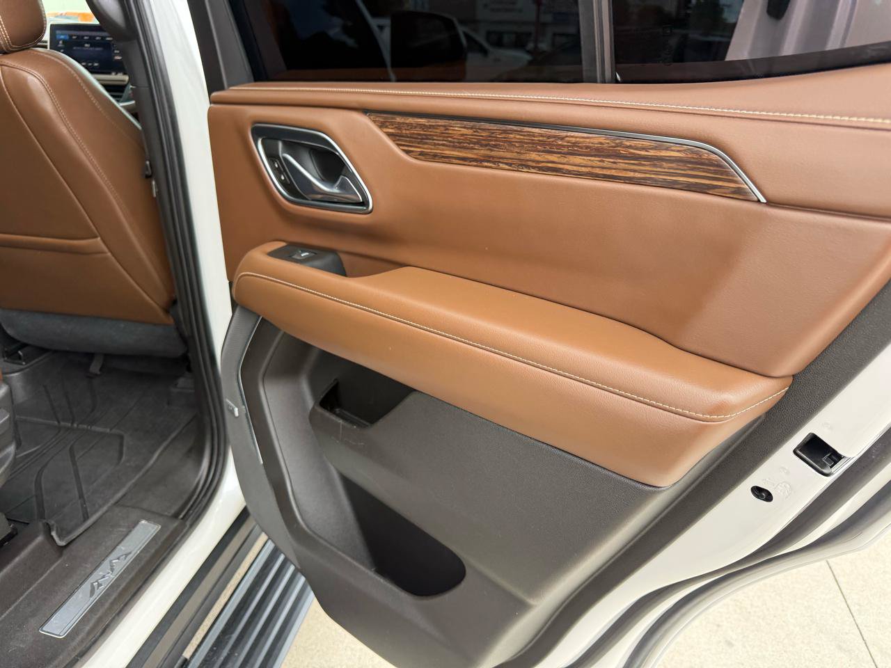 Used 2021 Chevrolet Tahoe High Country w/ Premium Package AWD/4WD image 21