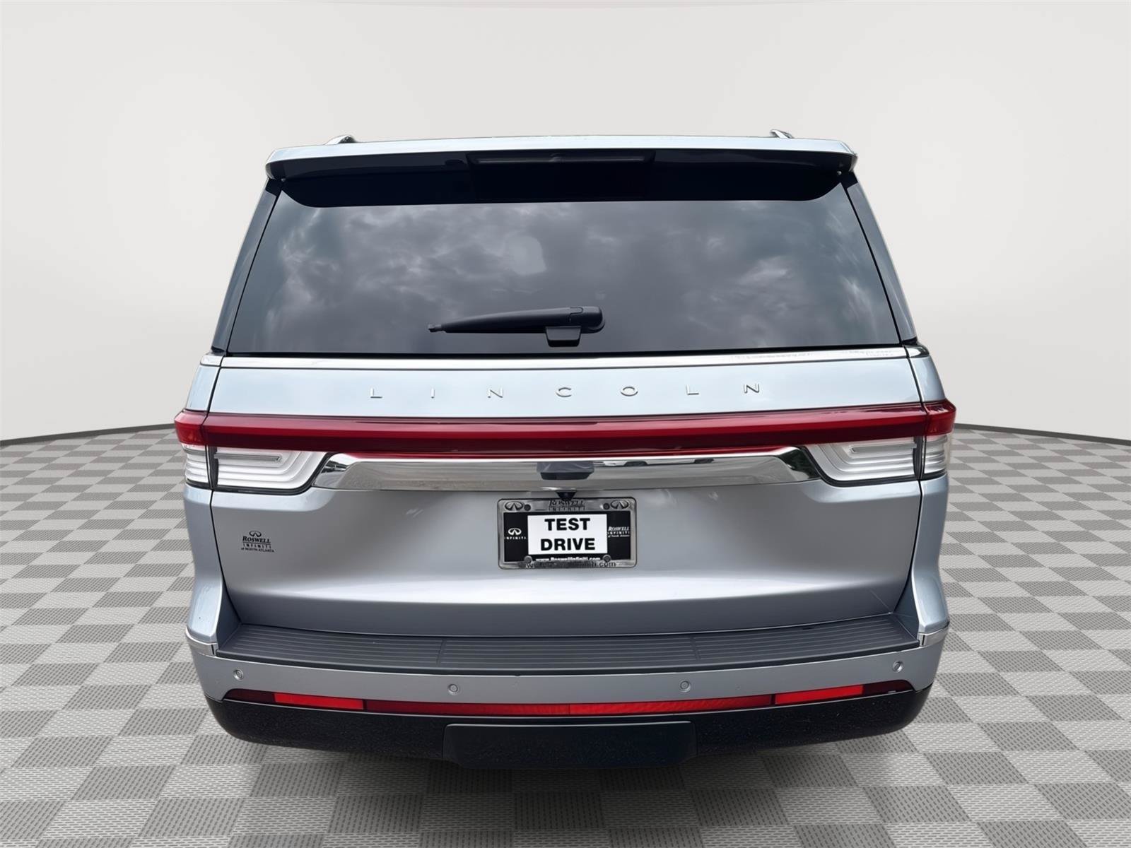 Used 2023 Lincoln Navigator Reserve AWD/4WD image 7