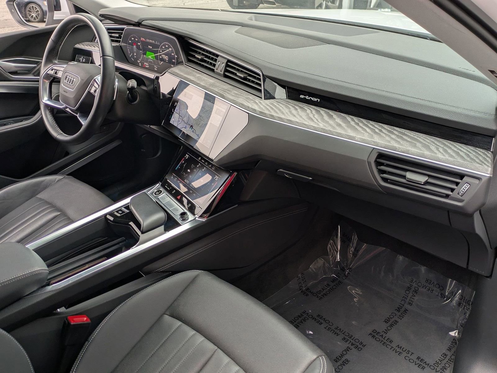 Used 2023 Audi e-tron Premium Plus w/ Premium Plus Package AWD/4WD image 21