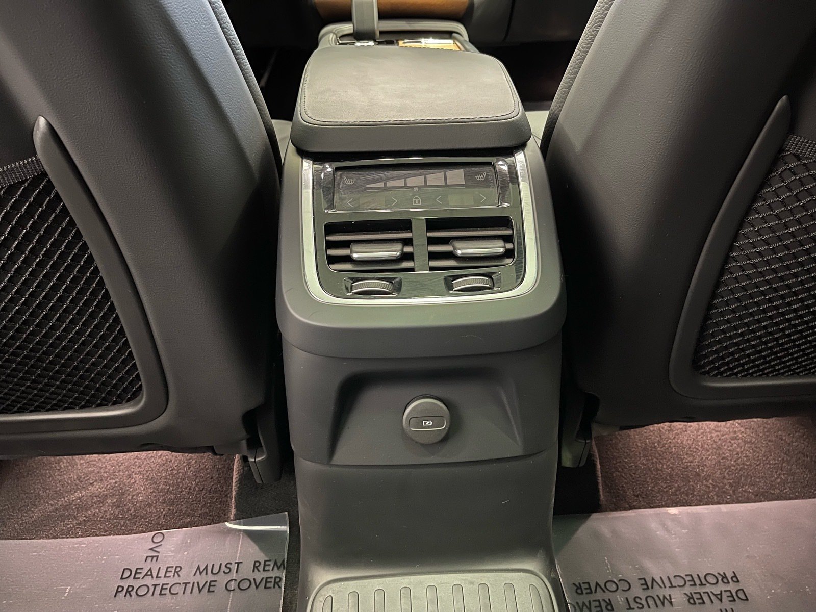 Used 2025 Volvo XC90 T8 Plus w/ Protection Package Premier AWD/4WD image 31