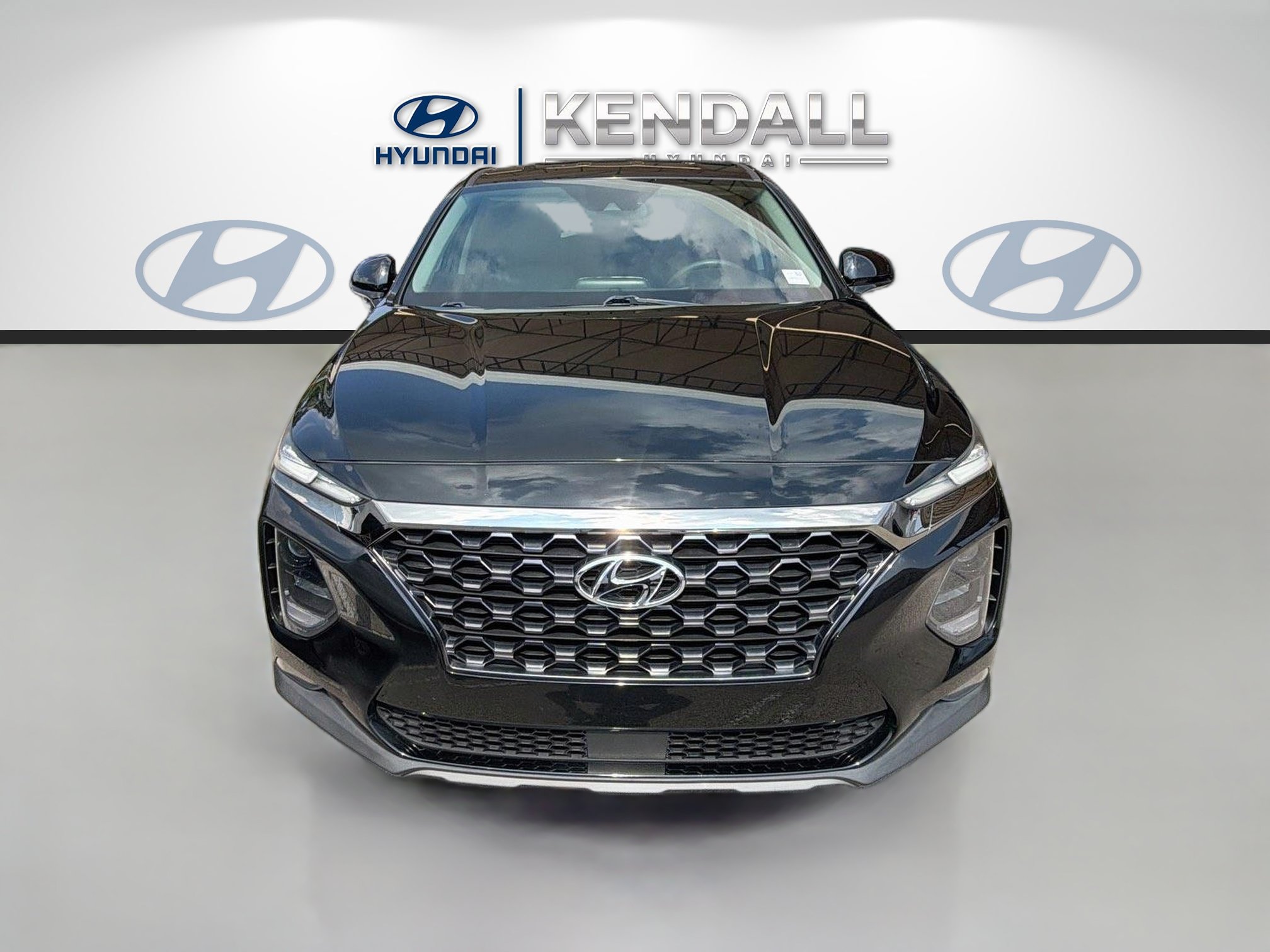 Used 2019 Hyundai Santa Fe SEL FWD image 2