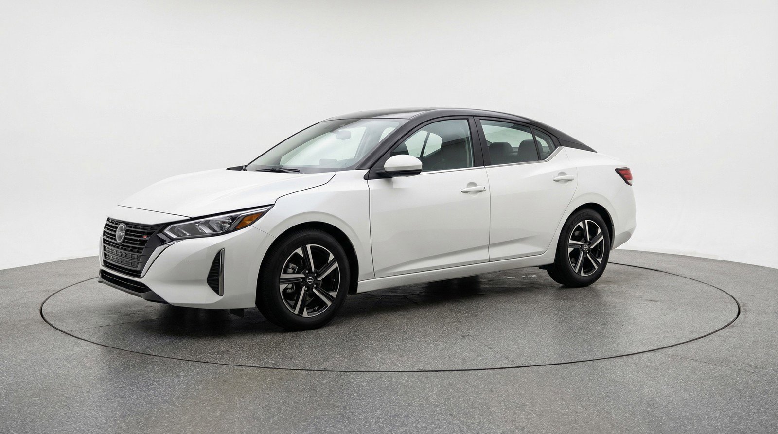 Used 2025 Nissan Sentra SV image 3