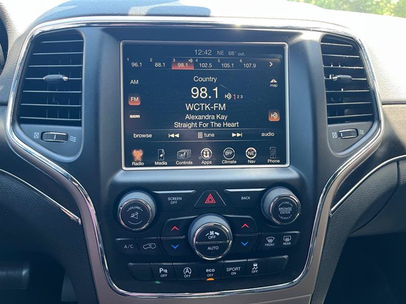 Used 2017 Jeep Grand Cherokee Limited AWD/4WD image 14