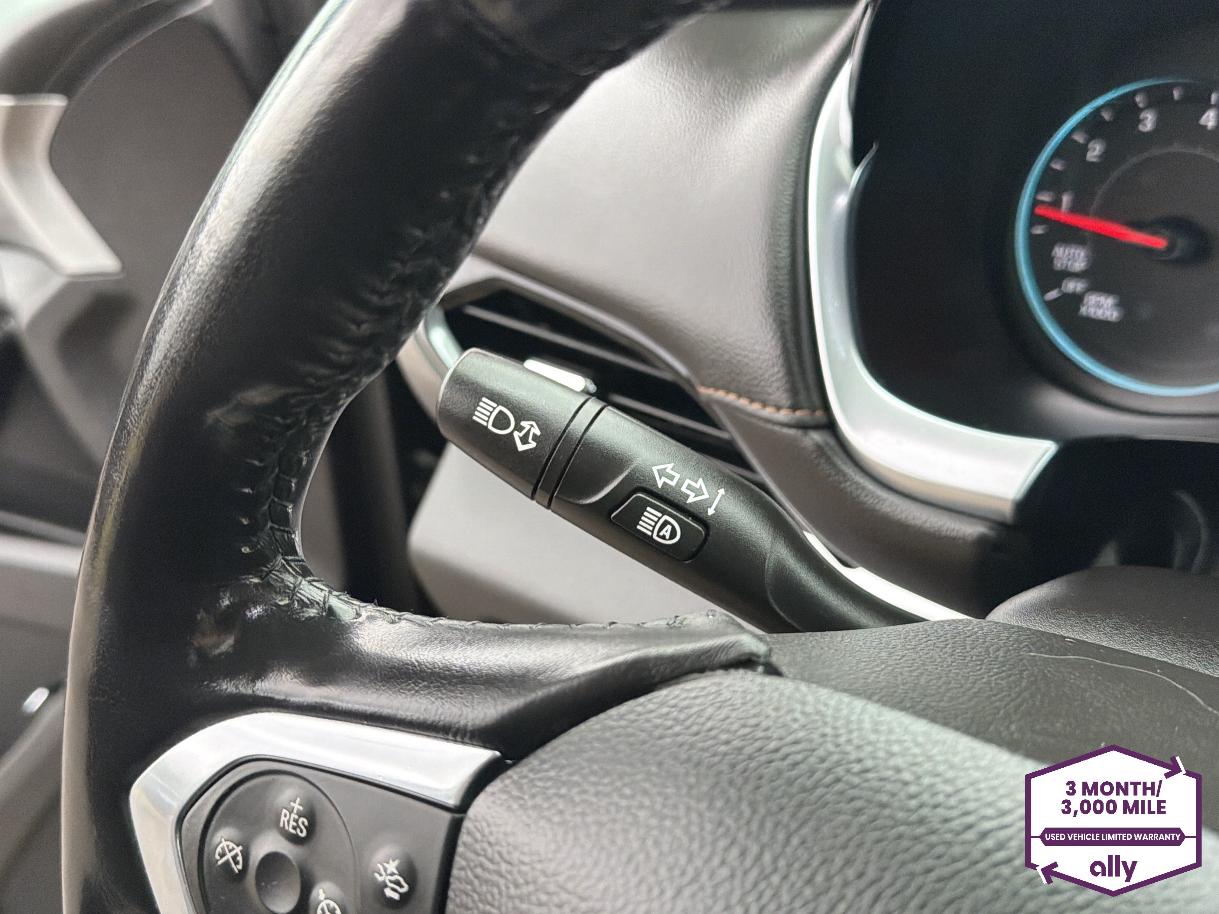 Used 2020 Chevrolet Traverse LT w/ LPO, Midnight Edition AWD/4WD image 19