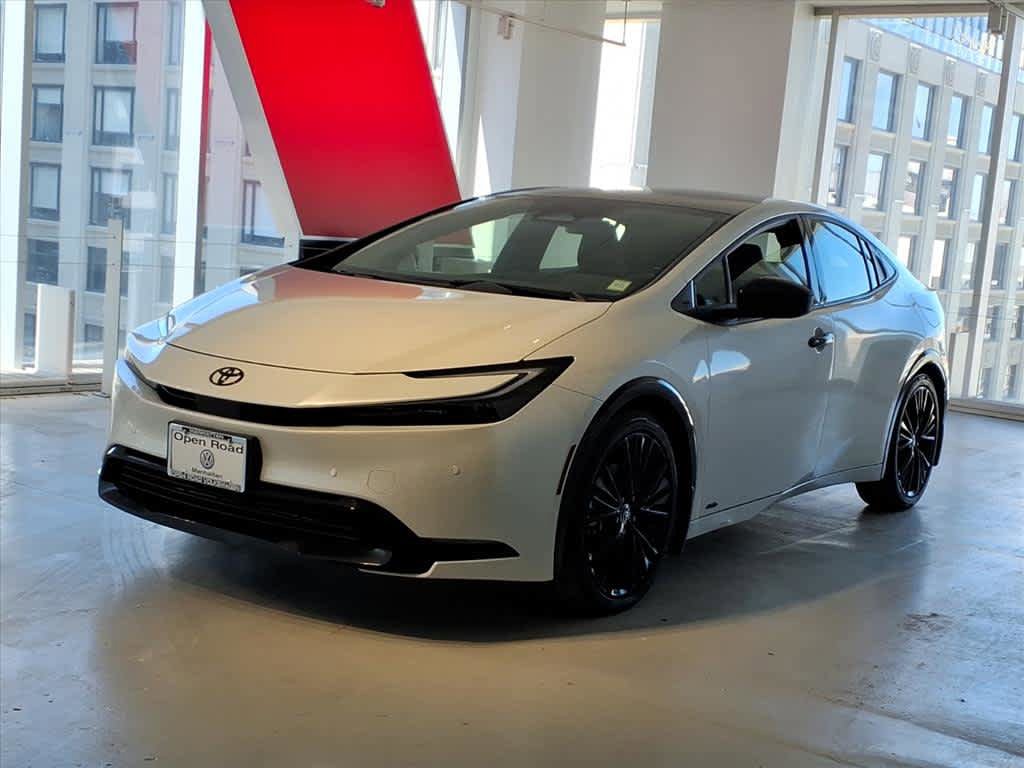 Used 2025 Toyota Prius AWD image 1