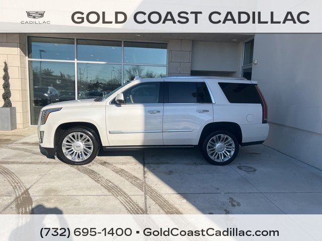 Used 2020 Cadillac Escalade Platinum image 2
