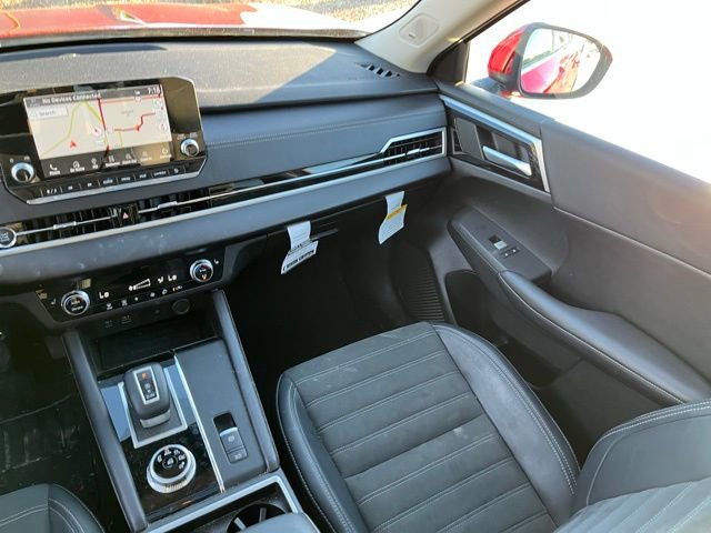 Used 2024 Mitsubishi Outlander SE image 11