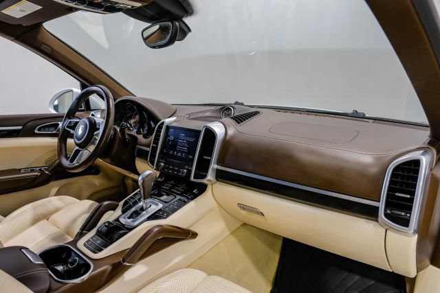 Used 2017 Porsche Cayenne AWD/4WD image 20