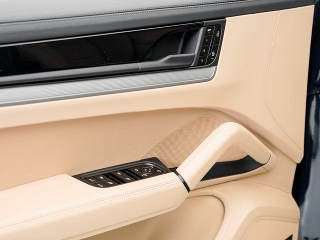 New 2026 Porsche Cayenne Coupe image 8