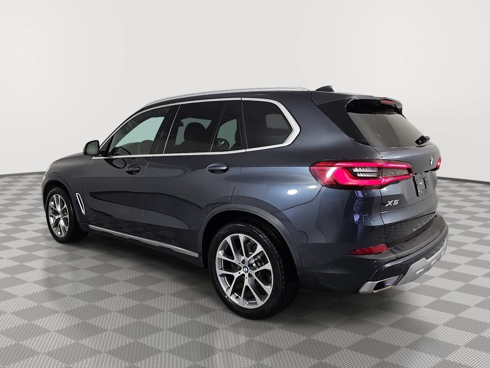 Used 2019 BMW X5 xDrive40i w/ Convenience Package AWD/4WD image 6