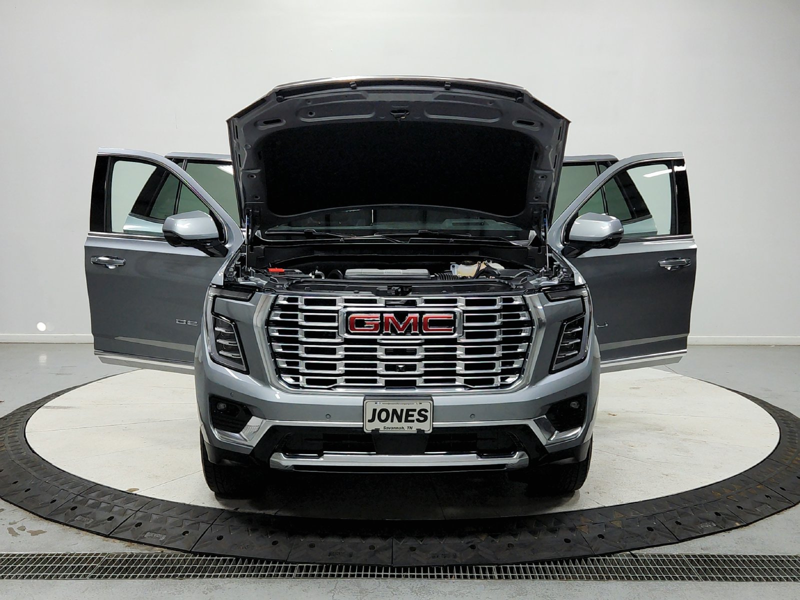 Used 2025 GMC Yukon Denali AWD/4WD image 11