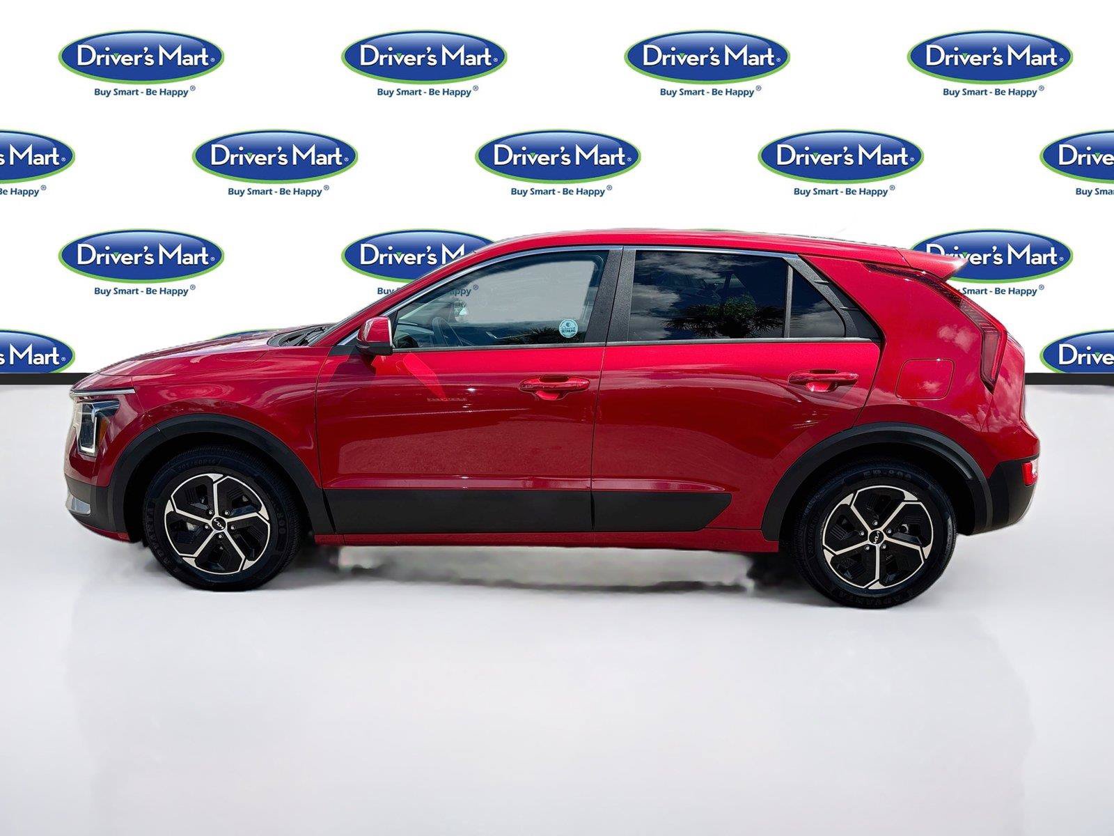 Used 2025 Kia Niro LX FWD image 4