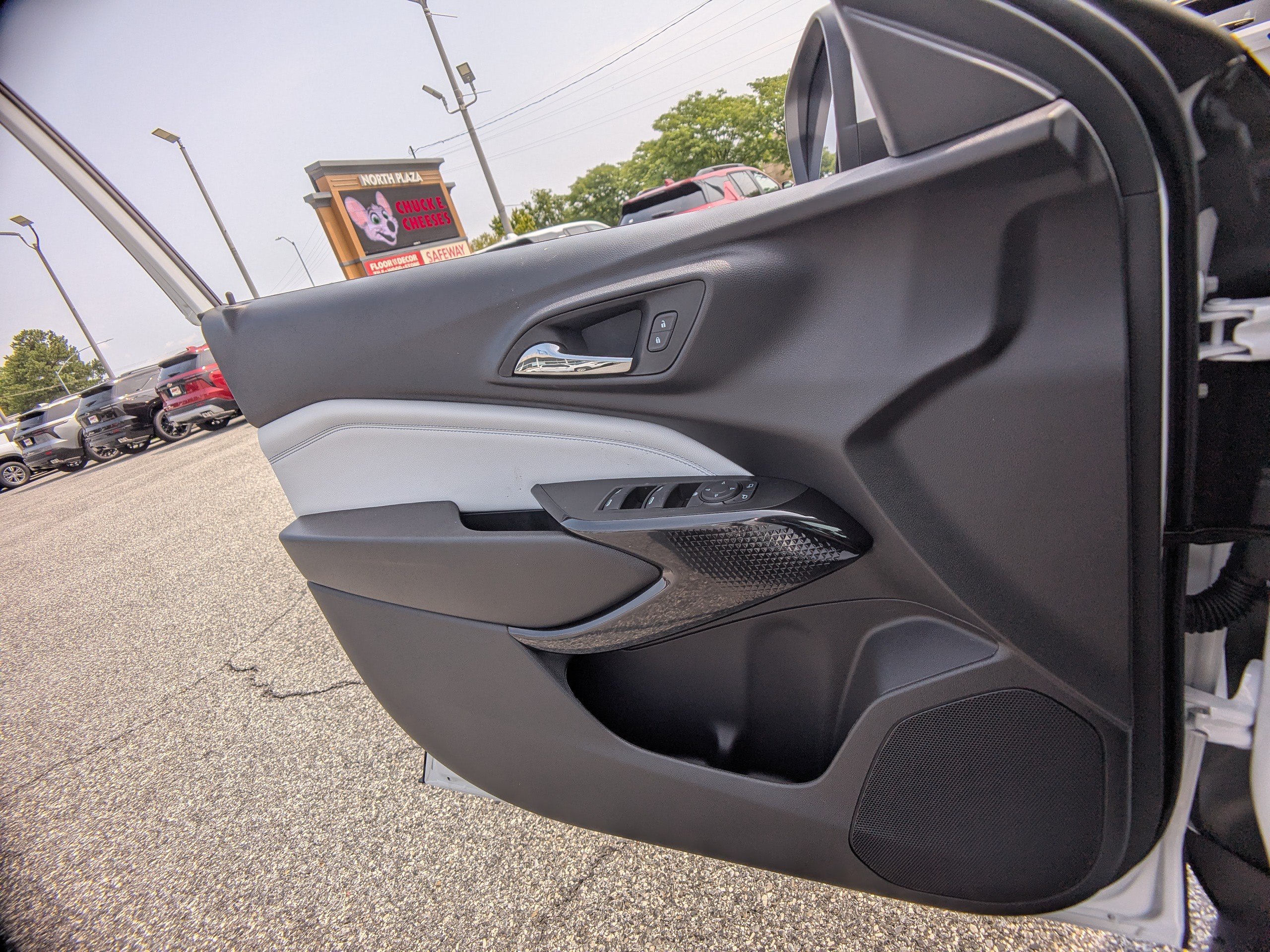 New 2026 Chevrolet Trax LT FWD image 19