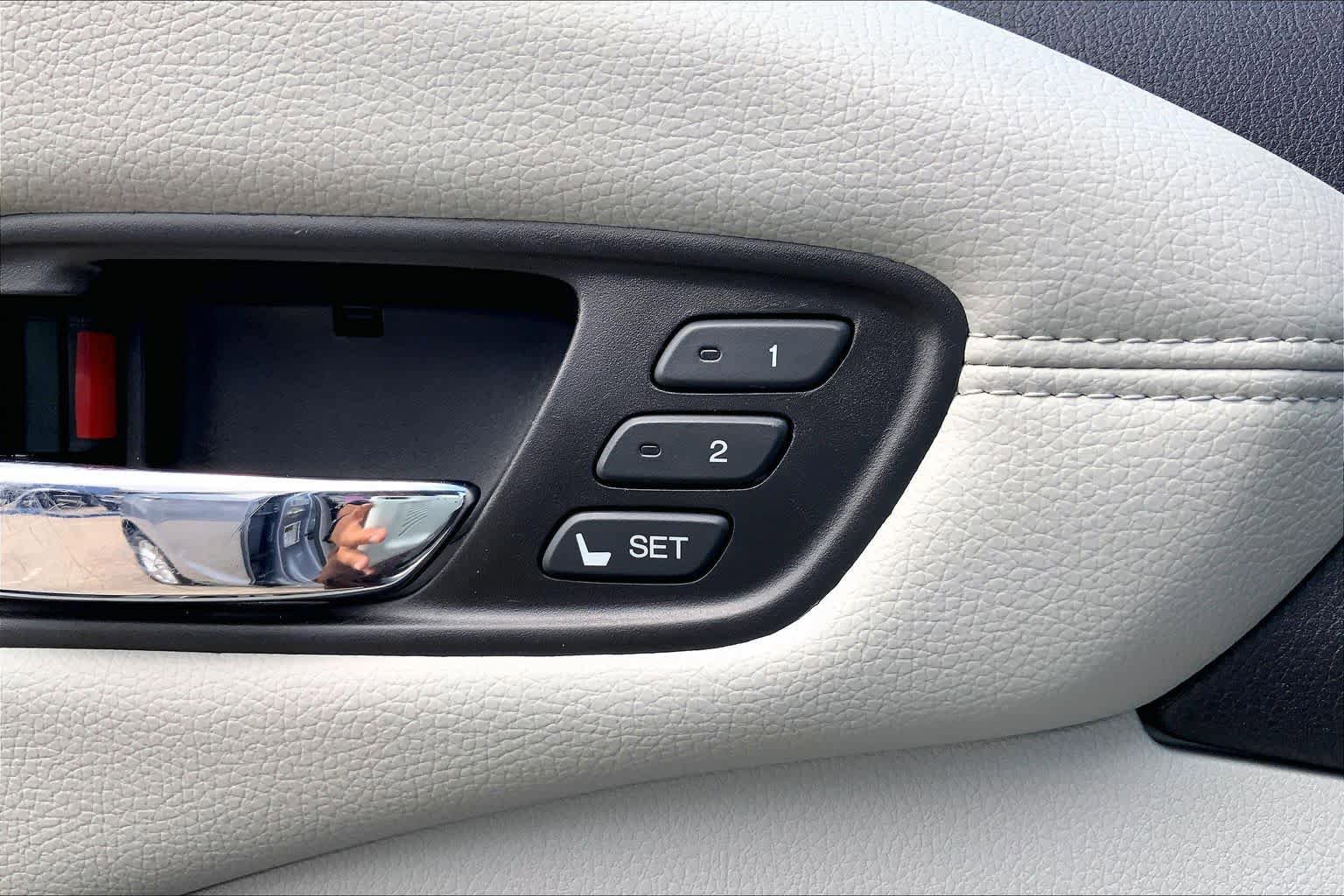 Used 2016 Acura RDX w/ Technology Package FWD image 31