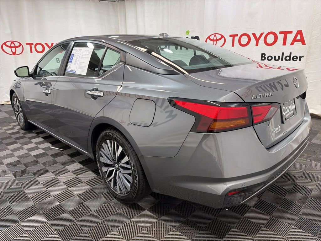 Used 2024 Nissan Altima 2.5 SV image 4