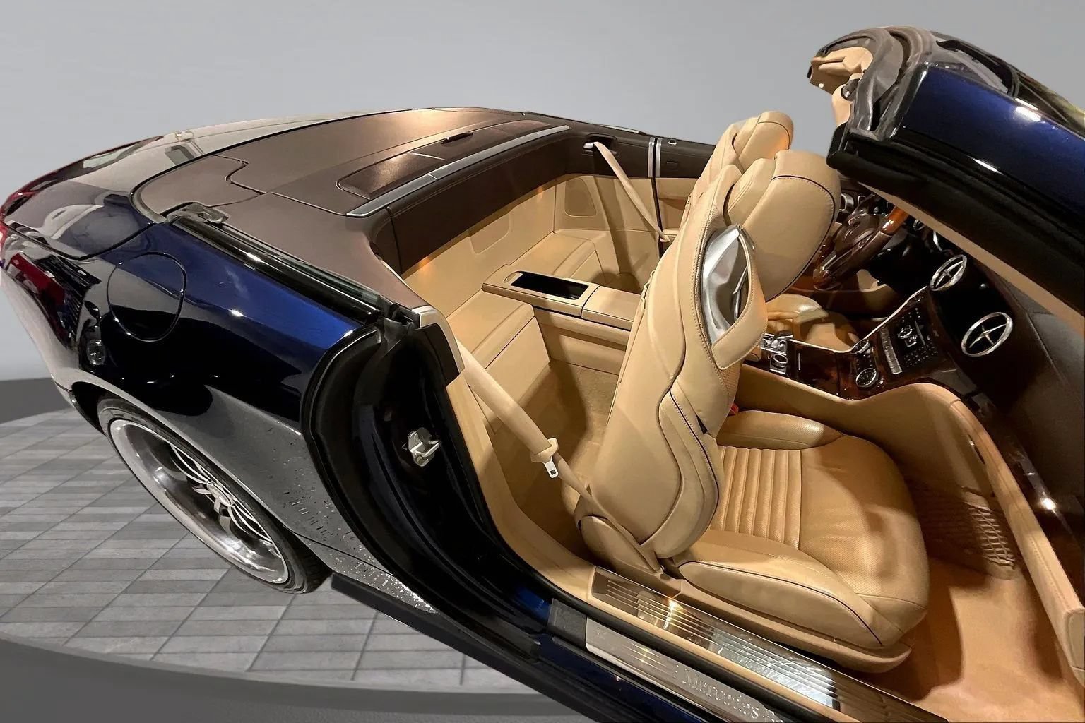 Used 2013 Mercedes-Benz SL 550 w/ Premium Pkg image 25