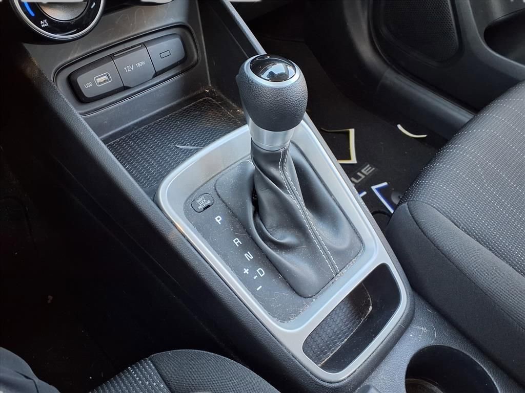 Used 2022 Hyundai Venue SE image 4