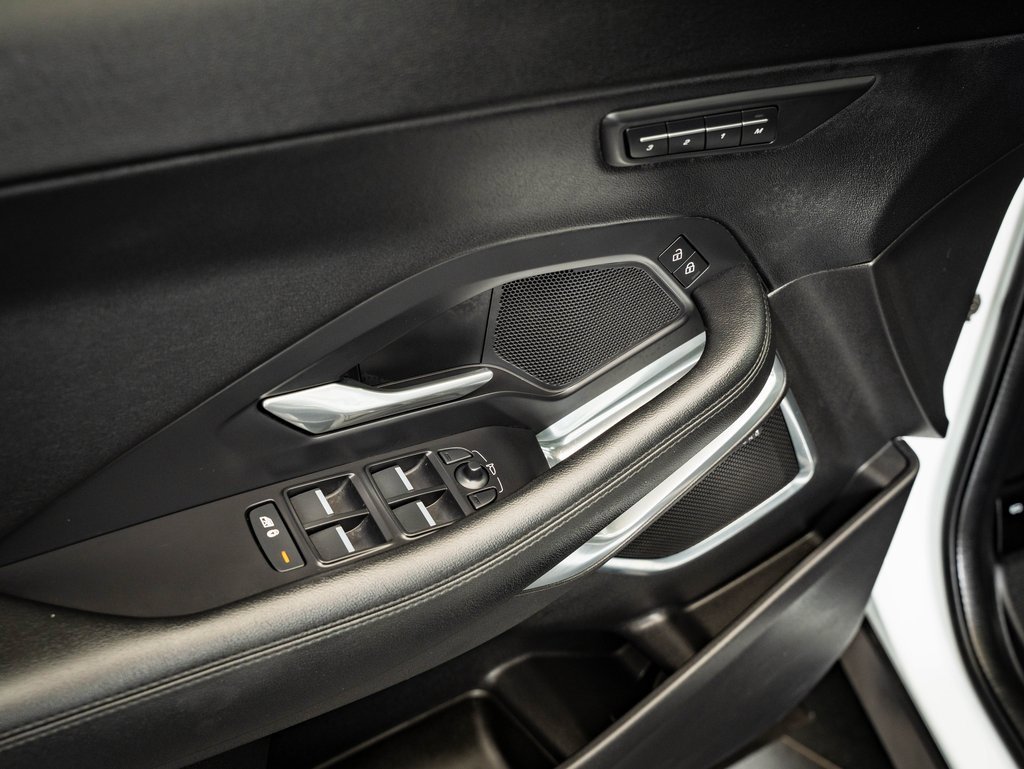 Used 2022 Jaguar E-PACE SE image 21