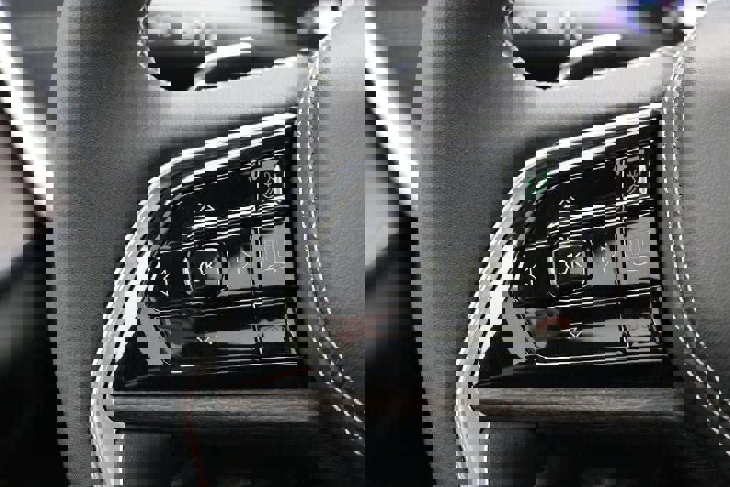 Used 2023 Jeep Grand Cherokee Overland AWD/4WD image 20