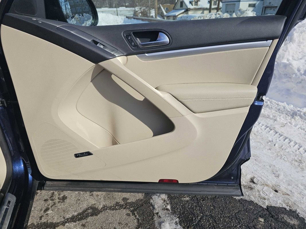 Used 2014 Volkswagen Tiguan R-Line image 8