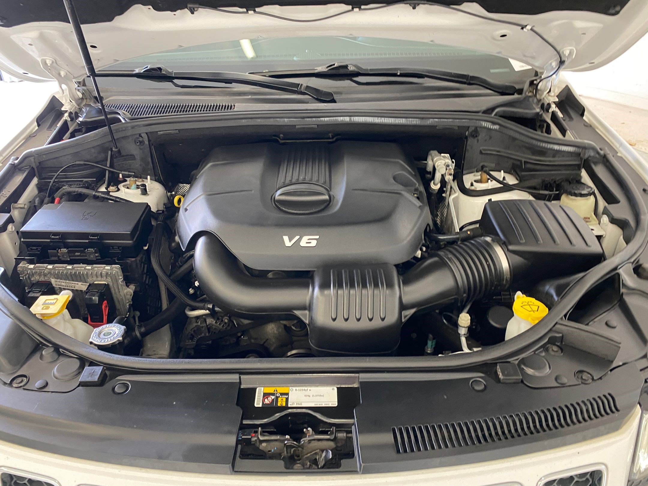 Used 2015 Jeep Grand Cherokee Overland w/ Advanced Technology Group image 33