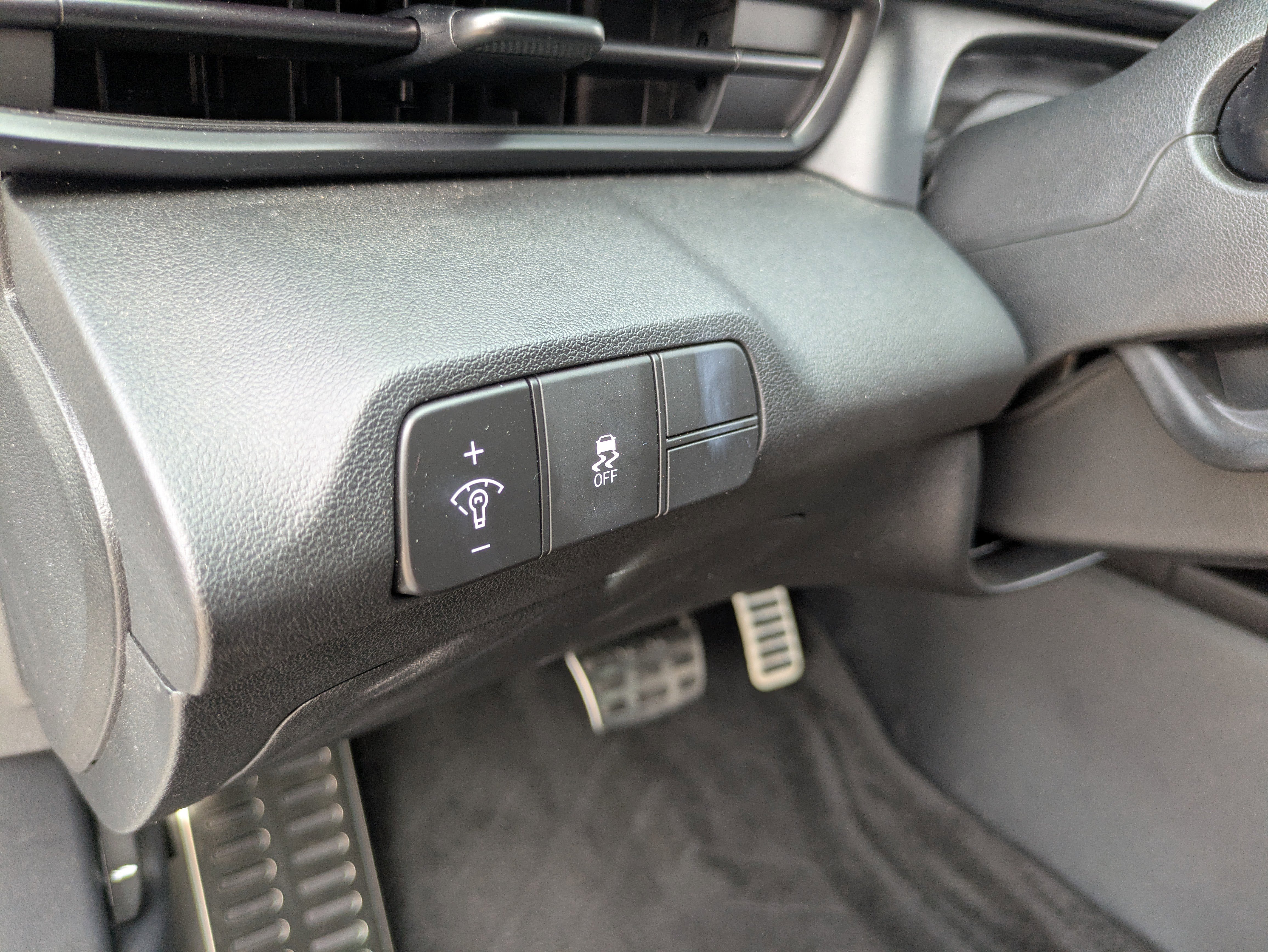 Certified 2025 Hyundai Elantra Sport image 19