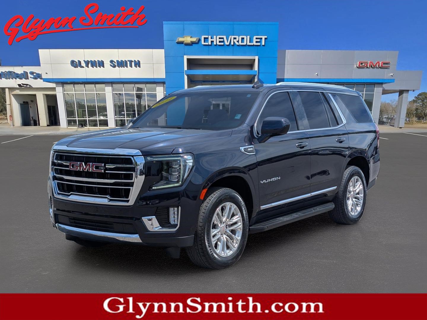 Used 2024 GMC Yukon SLT AWD/4WD image 1