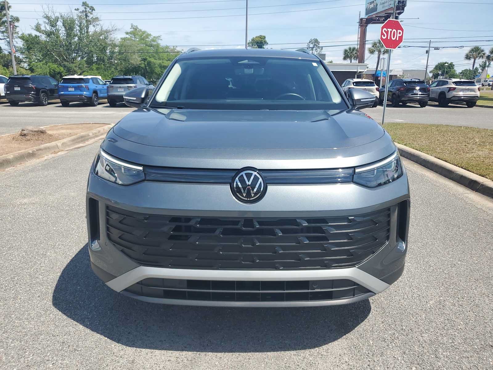 Used 2025 Volkswagen Tiguan SE FWD image 9