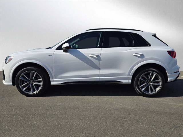 Used 2023 Audi Q3 2.0T Premium w/ Black Optic Sport Package AWD/4WD image 6