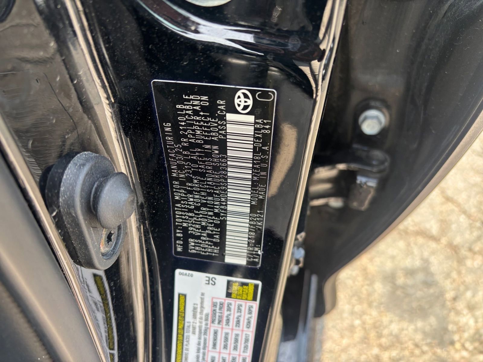 Used 2025 Toyota Corolla LE image 29