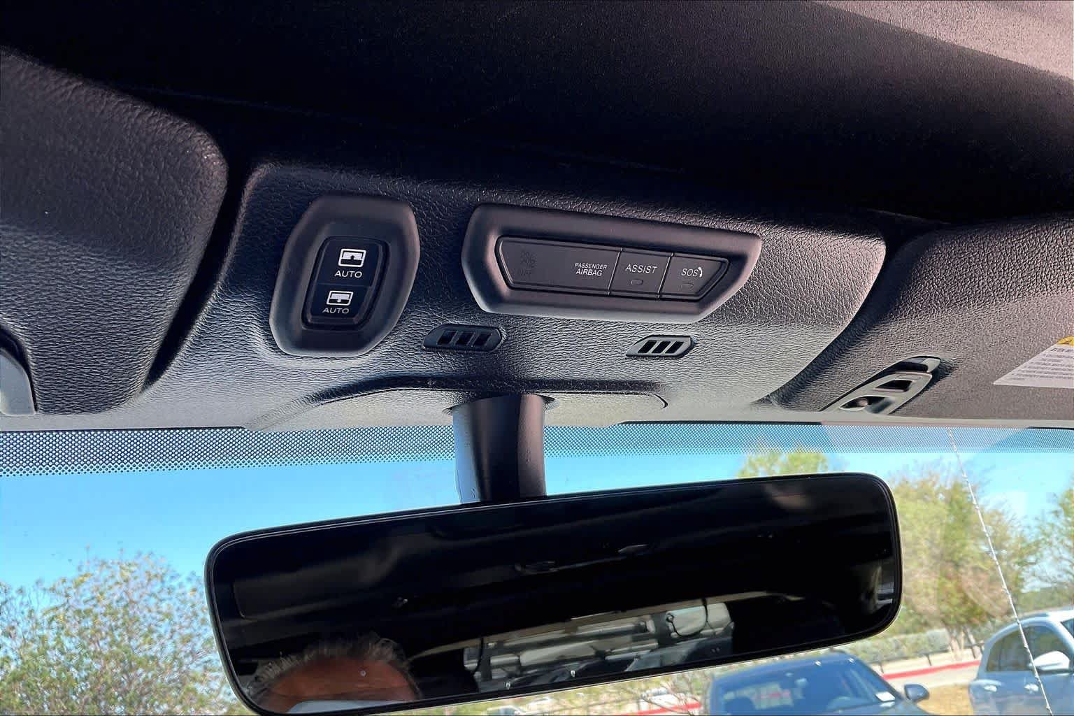 Used 2020 Jeep Wrangler Unlimited Sahara AWD/4WD image 33