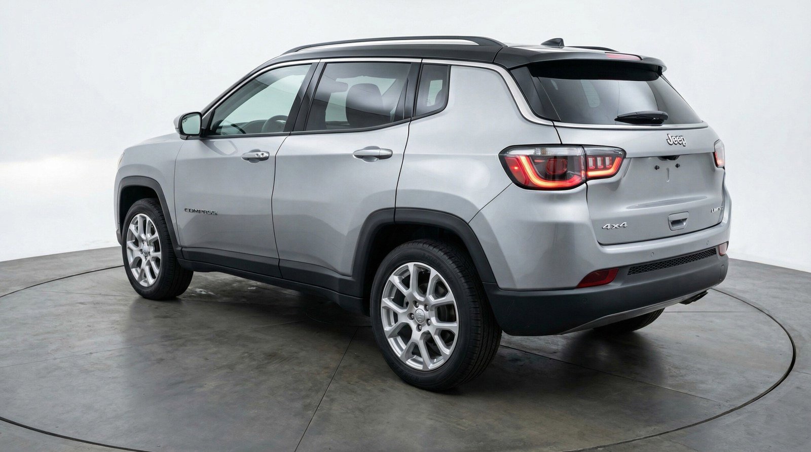 Used 2025 Jeep Compass Limited image 5