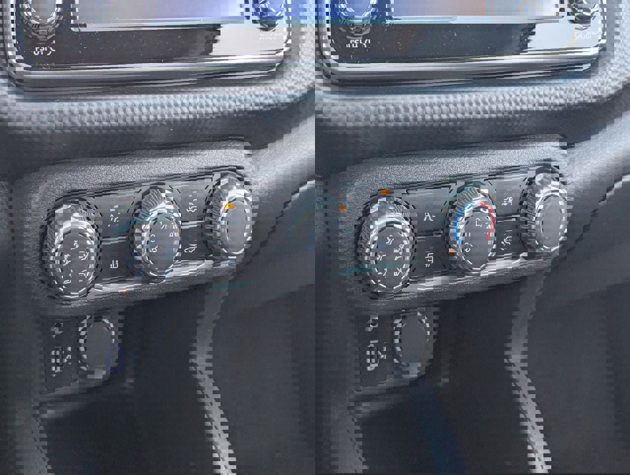 New 2025 Nissan Kicks Play S image 14