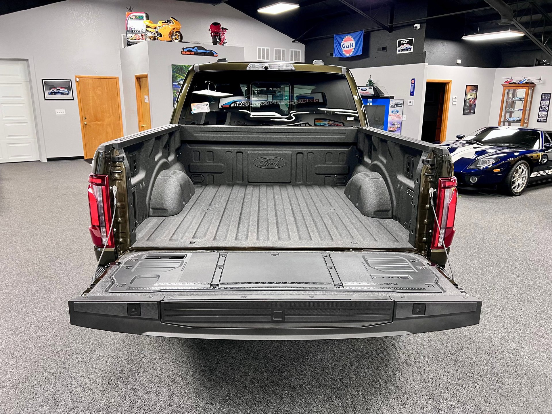 Used 2025 Ford F150 Raptor w/ Equipment Group 803A Raptor R image 13