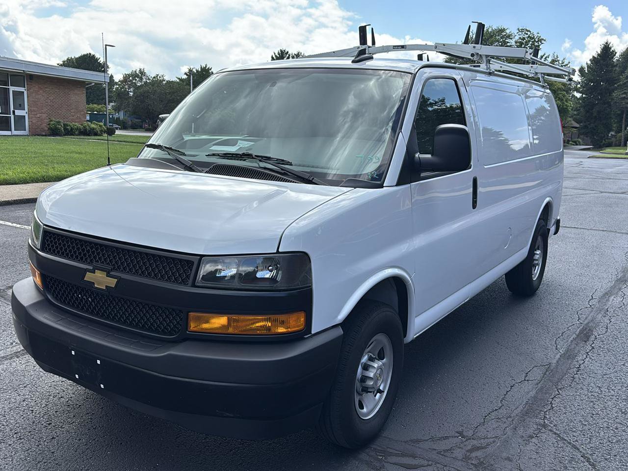 Used 2025 Chevrolet Express 2500 w/ Driver Convenience Package RWD image 3