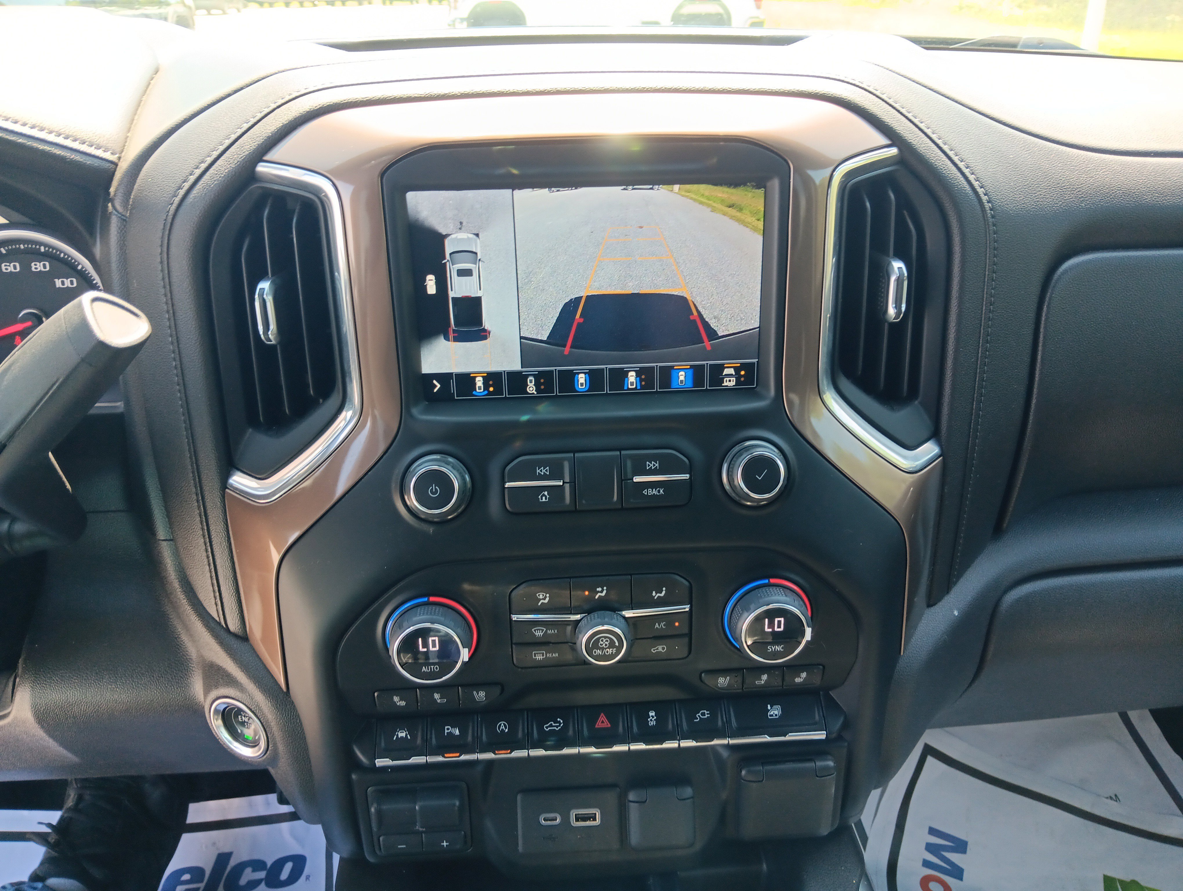 Used 2021 Chevrolet Silverado 1500 High Country w/ Technology Package image 14