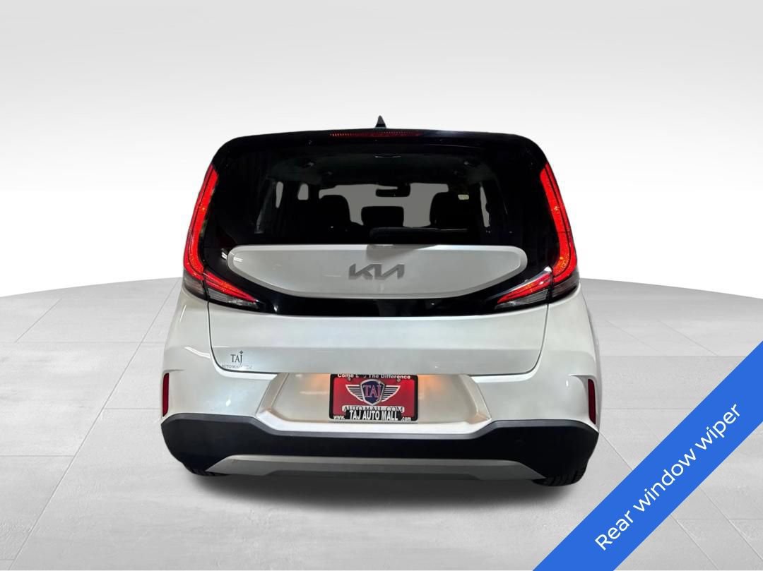 Used 2023 Kia Soul LX w/ LX Technology Package FWD image 6