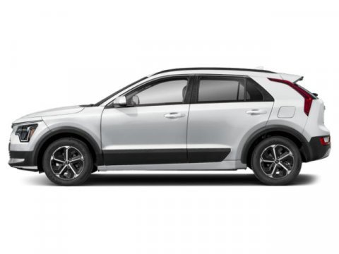 Certified 2024 Kia Niro LX image 3