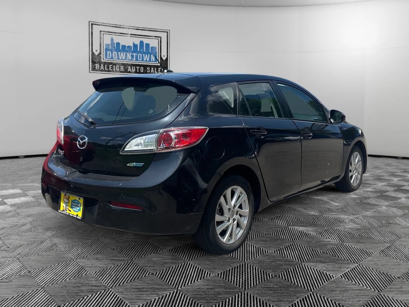 Used 2012 MAZDA MAZDA3 i Grand Touring w/ Tech Pkg FWD image 6