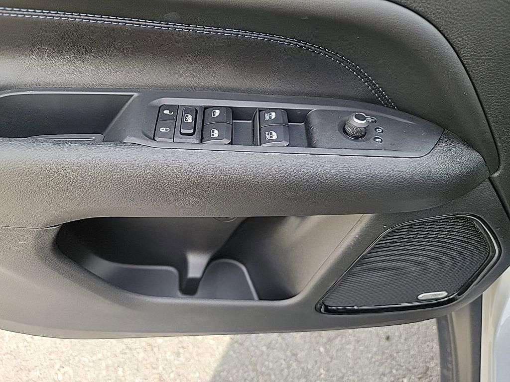 New 2026 Jeep Compass Limited w/ Sun, Sound & Navigation Group AWD/4WD image 9