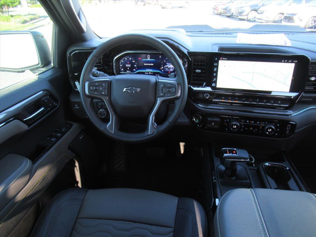 Used 2025 Chevrolet Silverado 1500 ZR2 w/ Technology Package image 13
