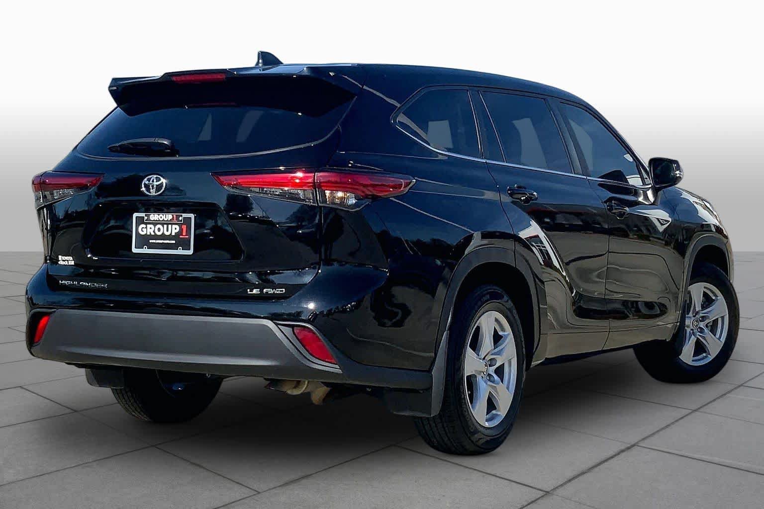 Used 2023 Toyota Highlander LE AWD/4WD image 23