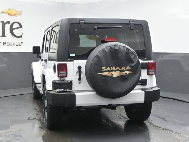 Used 2016 Jeep Wrangler Unlimited Sahara w/ Connectivity Group AWD/4WD image 33