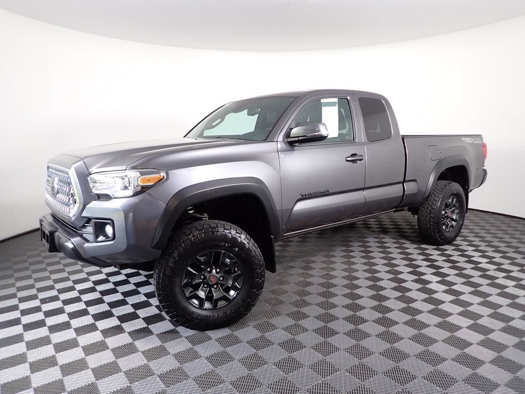 Used 2019 Toyota Tacoma TRD Off-Road AWD/4WD image 10