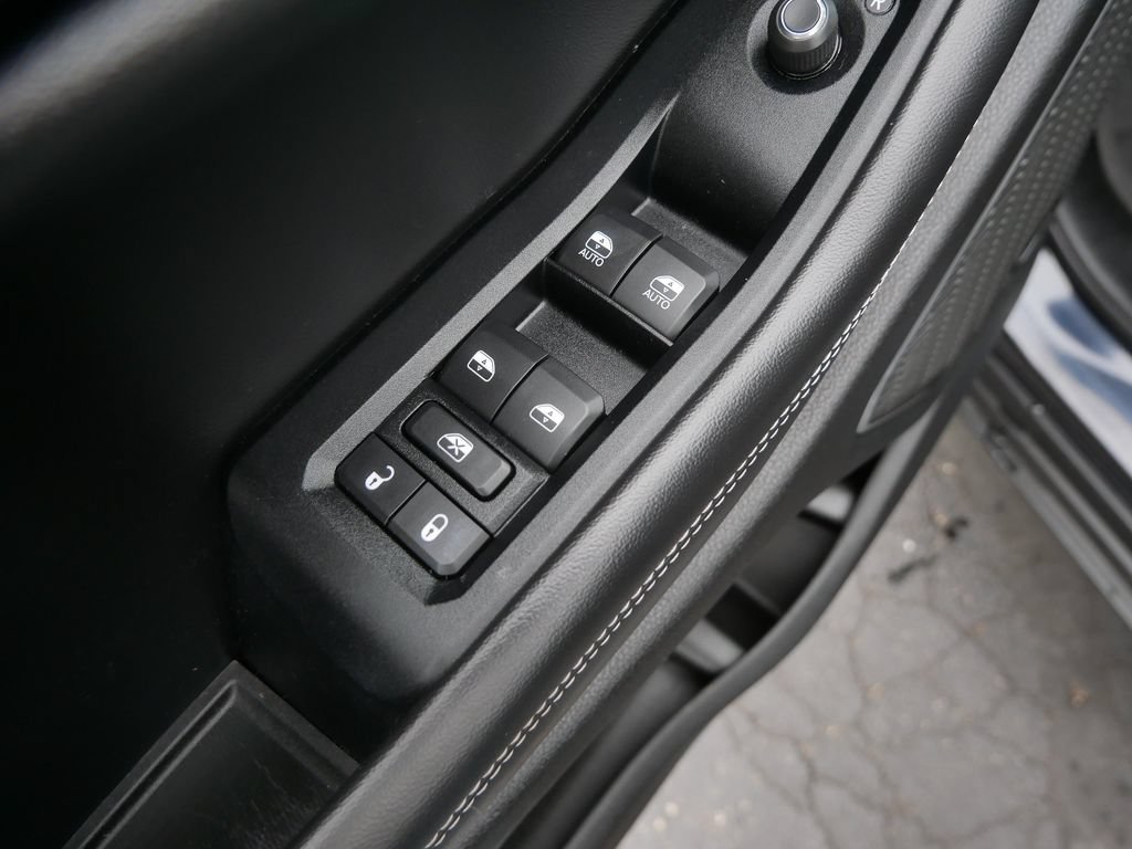 Used 2024 Jeep Grand Cherokee L Limited AWD/4WD image 17