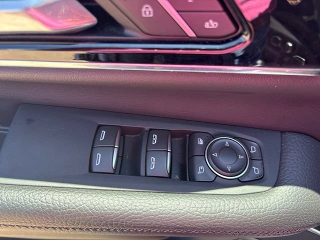 Used 2025 GMC Yukon XL Denali AWD/4WD image 10