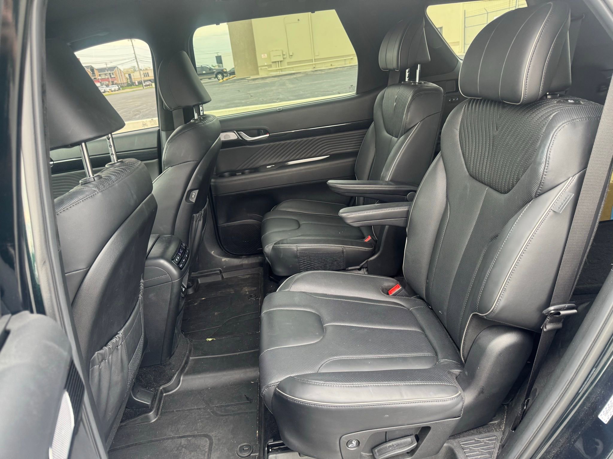 Used 2024 Hyundai Palisade Calligraphy image 7