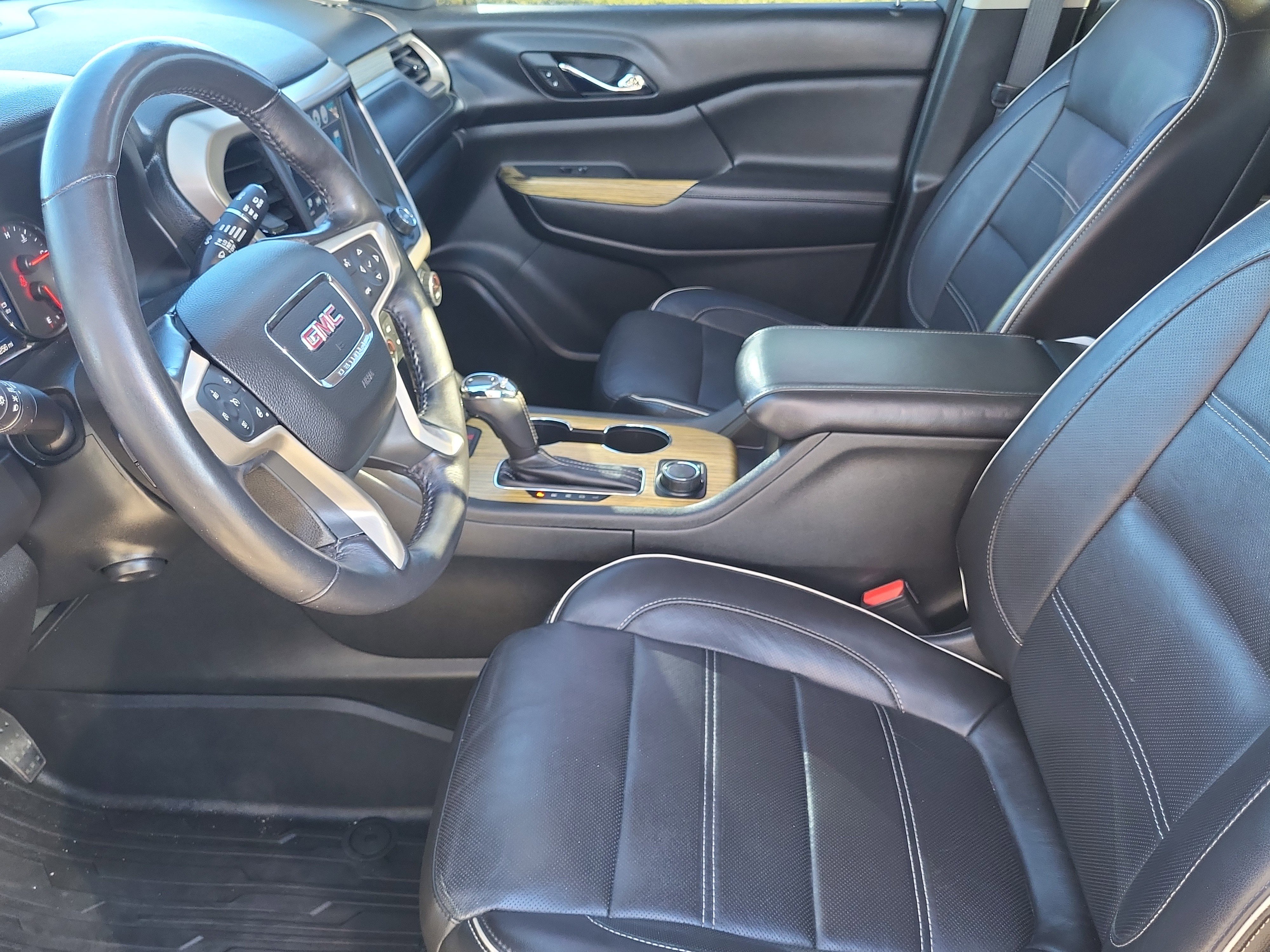 Certified 2017 GMC Acadia Denali w/ Technology Package image 9