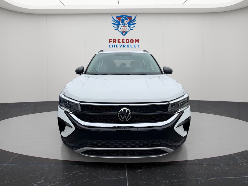 Used 2022 Volkswagen Taos S image 8